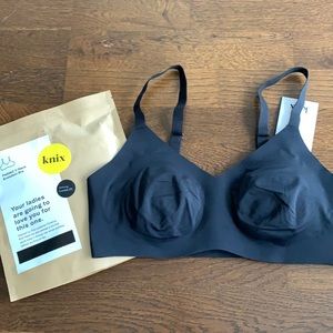 Knix Padded v-neck evolution bra black in size 4